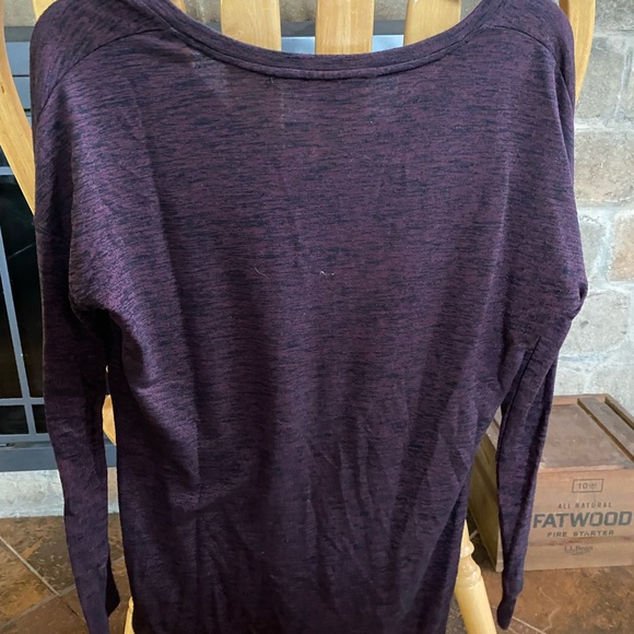 Rock and Republic women’s v-neck cotton top, deep purple and black heathered - Picture 3 of 3